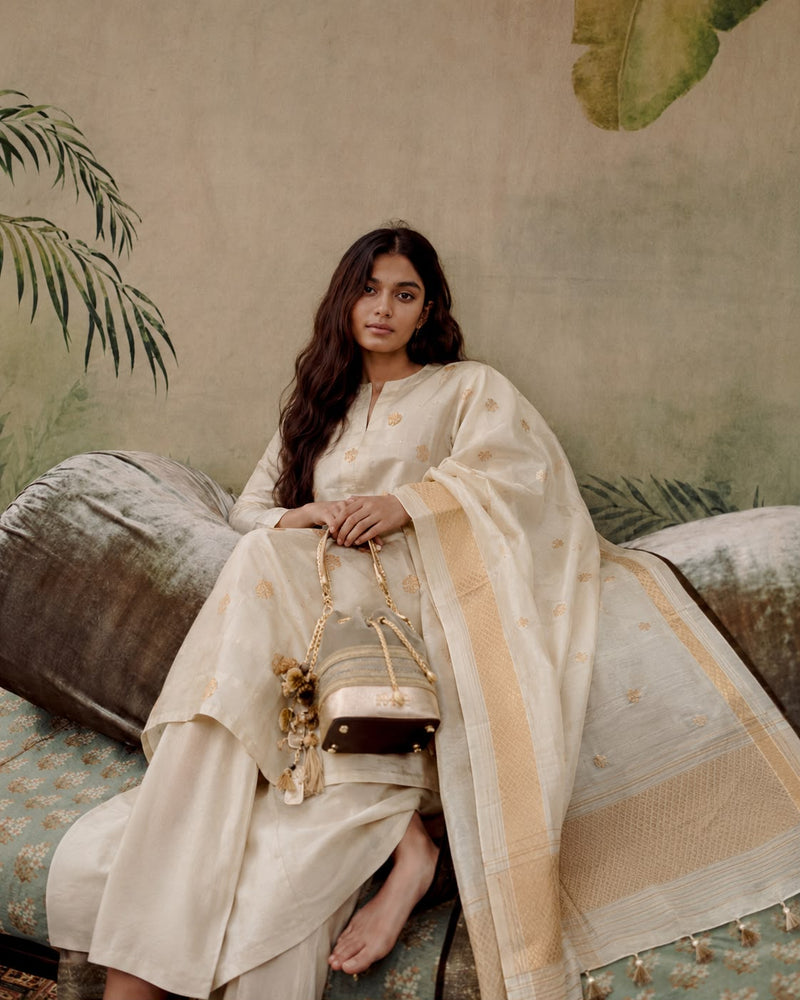 Ivory Banarasi Kora Organza Suit Set — Gold Zari Floral Booti Kurta & Geometric Jaal Border Dupatta | 2-Piece
